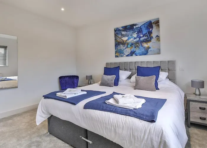 Modern, Cosy Whole House Wifi Close To Attractions