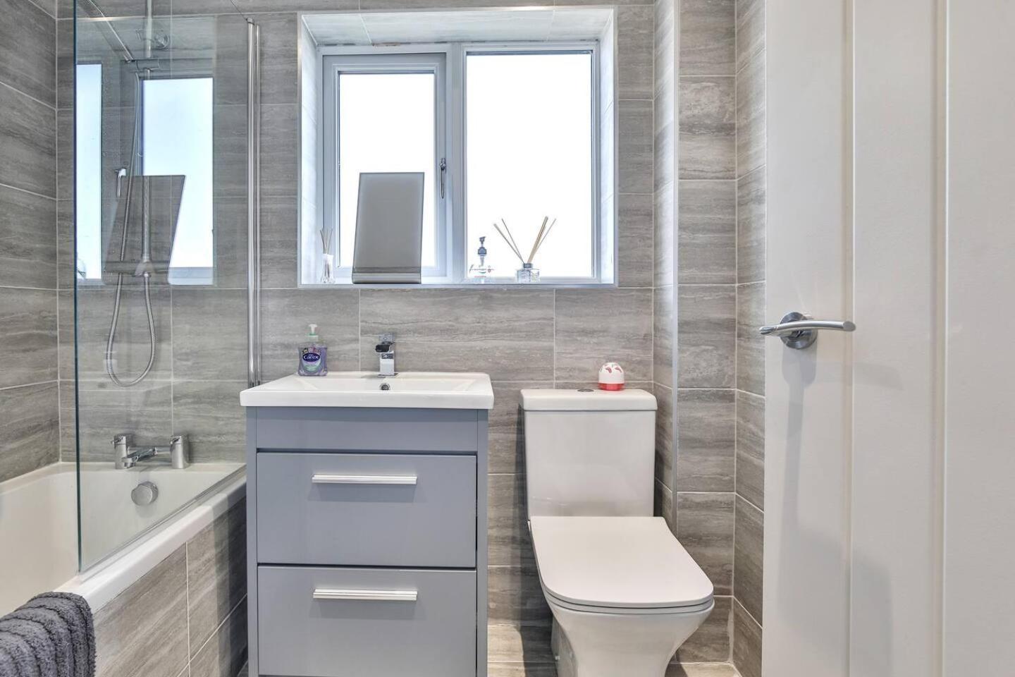 Modern, Cosy Whole House Wifi Close To Attractions Sheffield