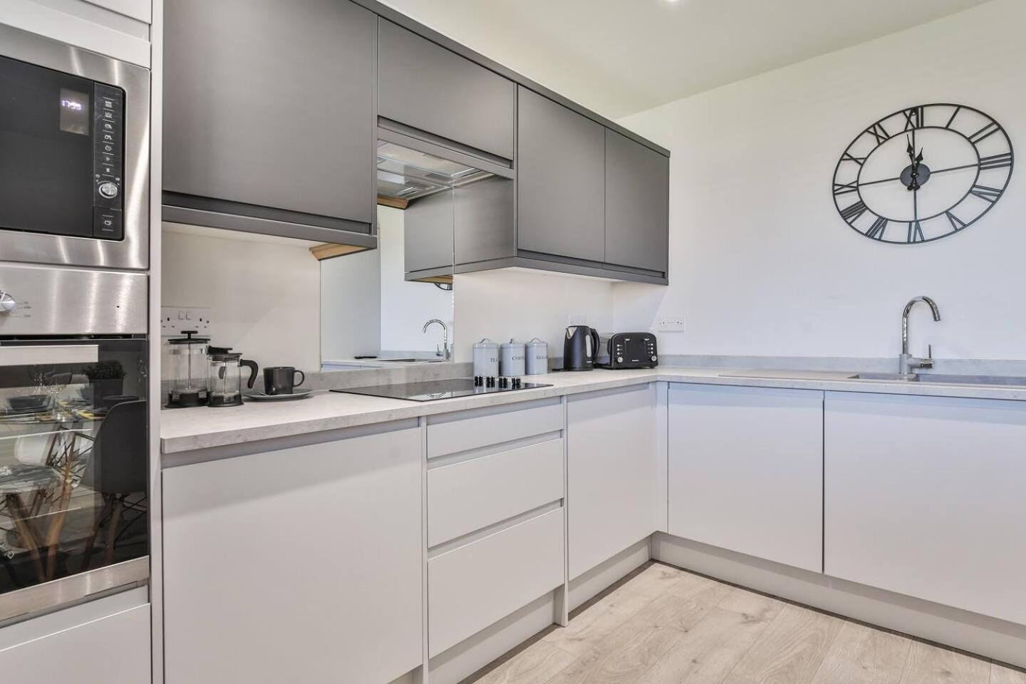 Modern, Cosy Whole House Wifi Close To Attractions Holiday home