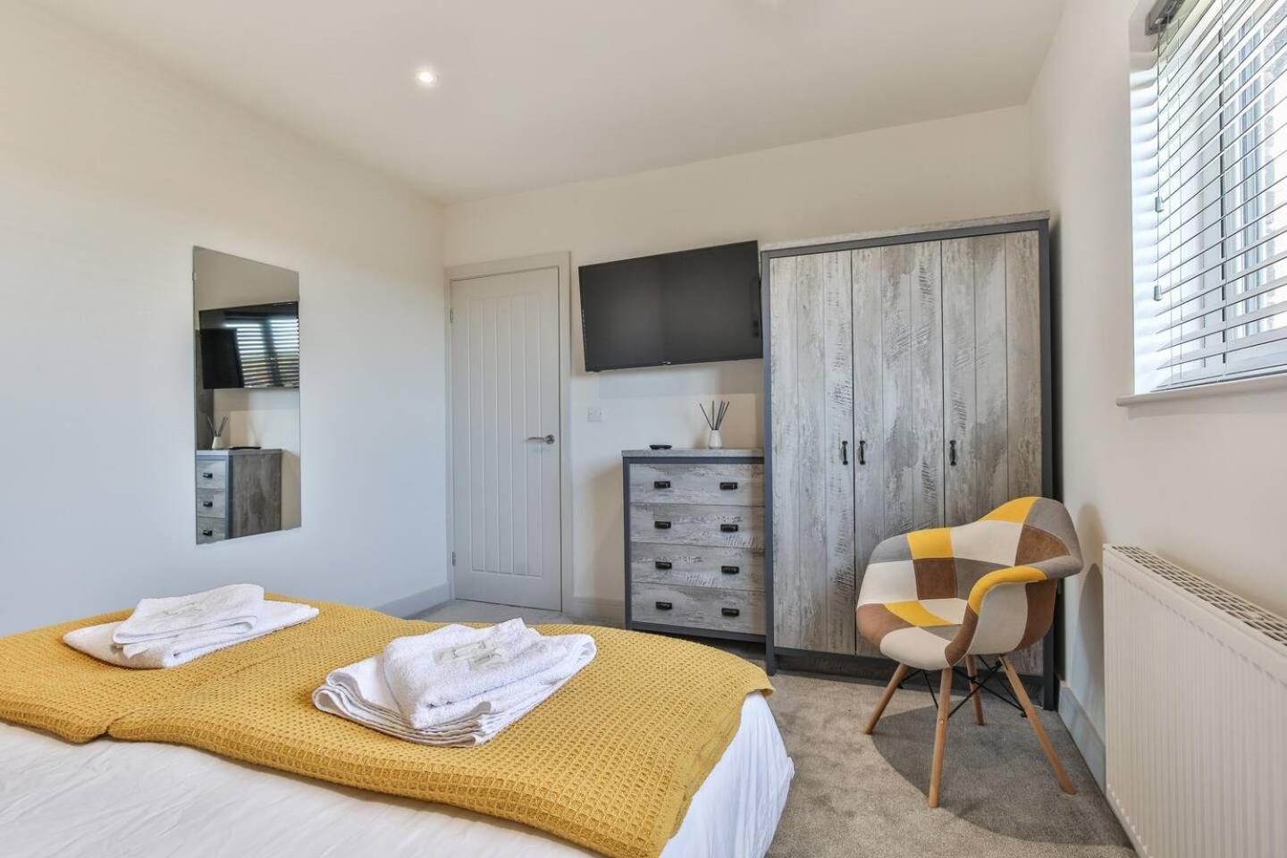 Modern, Cosy Whole House Wifi Close To Attractions Holiday home *