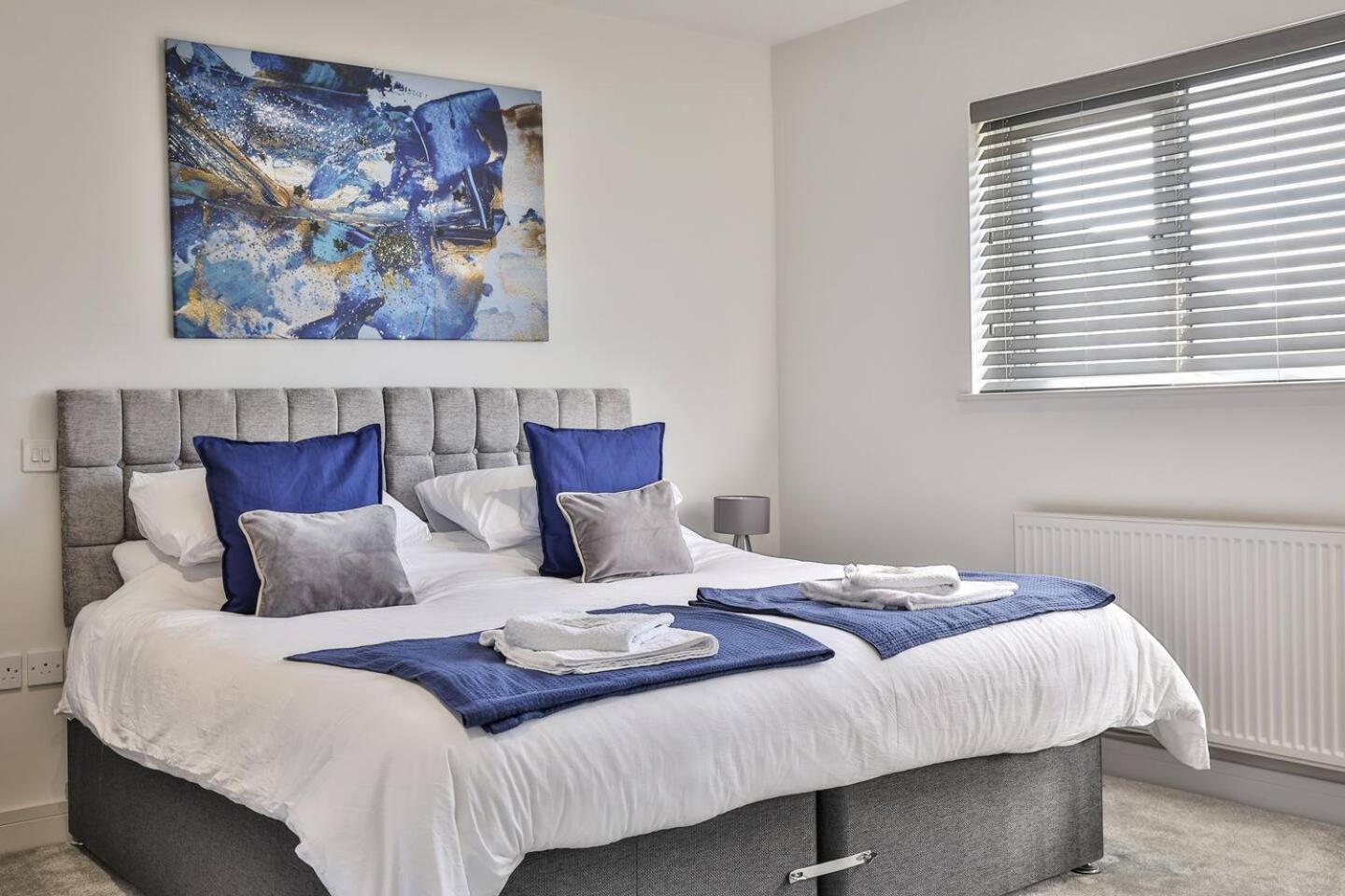 Modern, Cosy Whole House Wifi Close To Attractions