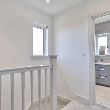 Modern, Cosy Whole House Wifi Close To Attractions Sheffield Exterior photo