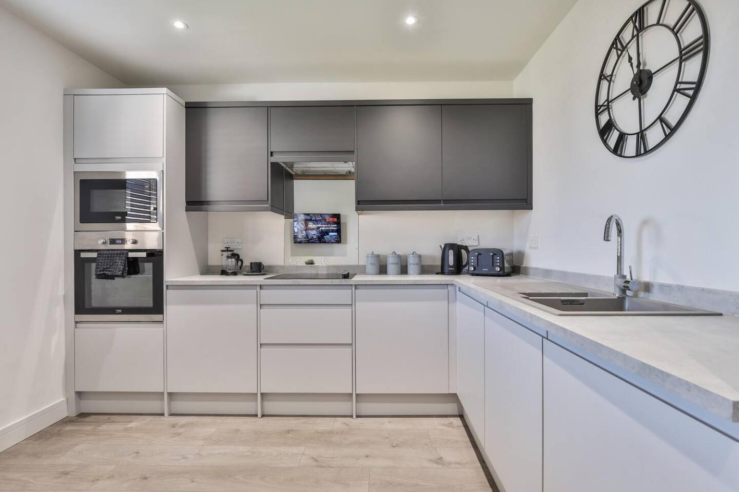 Modern, Cosy Whole House Wifi Close To Attractions *