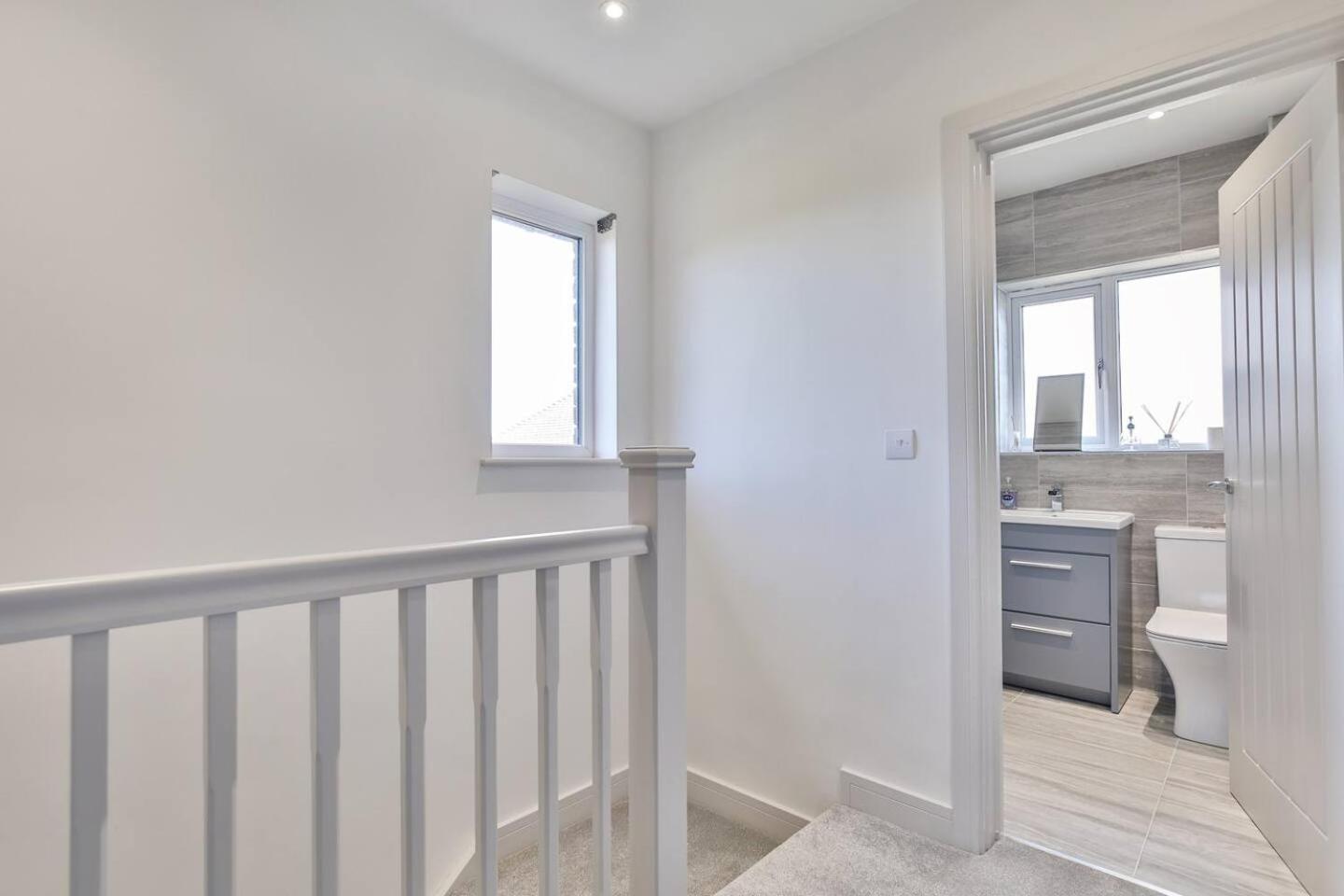 Modern, Cosy Whole House Wifi Close To Attractions Sheffield